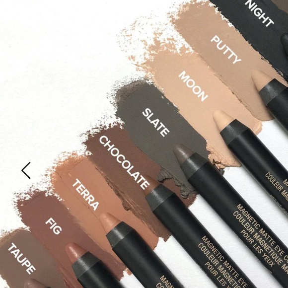 NudeStix Magnetic Eye Color in Taupe a matte shade long wearing great primer - Picture 3 of 7
